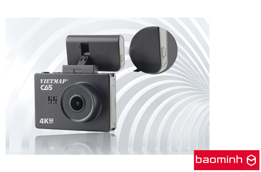 Camera hành trình VietMap C65 được trang bị giá đỡ nam châm thông minh tích hợp GPS. Với thiết kế nhỏ gọn, camera hành trình C65 dễ dàng lắp đặt sau gương chiếu hậu, không gây choáng tầm nhìn khi lái xe.